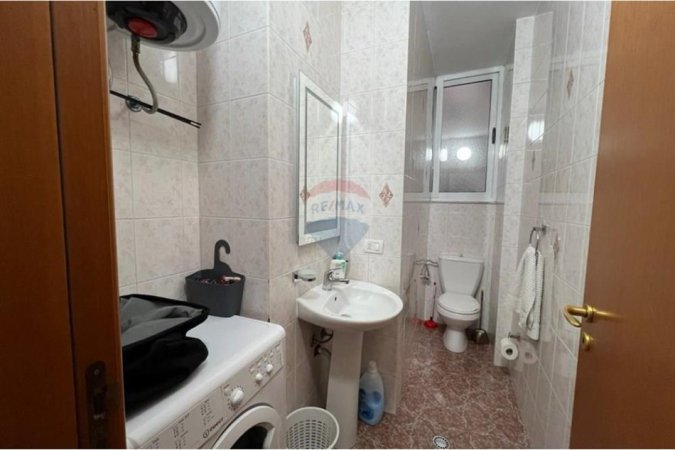 Tirane, jepet me qera apartament 2+1+Ballkon , 110 m² 800 € (Rruga Mujo Ulqinaku - Qender - Rruga e Kavajës, Tiranë)