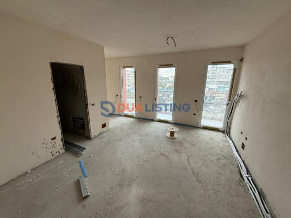 Tirane, shitet apartament 2+1 Kati 5, 101 m² 400.000 € (ish blloku (LSI))