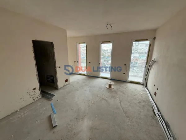 Tirane, shitet apartament 2+1 Kati 5, 101 m² 400.000 € (ish blloku (LSI))
