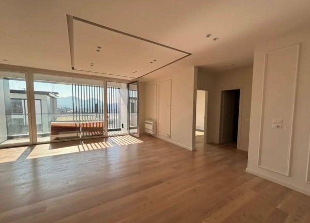 Tirane, shitet apartament 3+1 , 153 m² 365.000 € (Sauk)