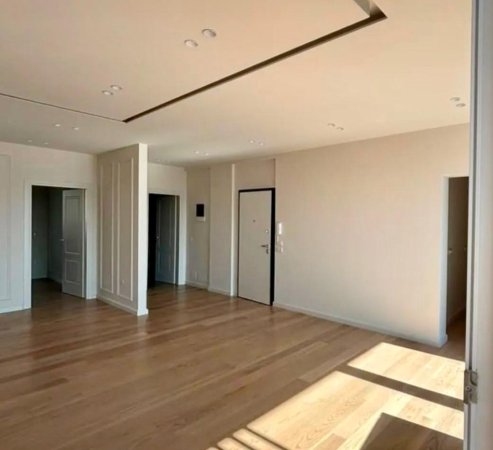 Tirane, shitet apartament 3+1 , 153 m² 365.000 € (Sauk)