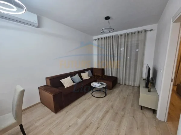 Tirane, qera, apartament 2+1+Ballkon Kati 1, 65 m² (Liqeni i Thate, Park Life.)