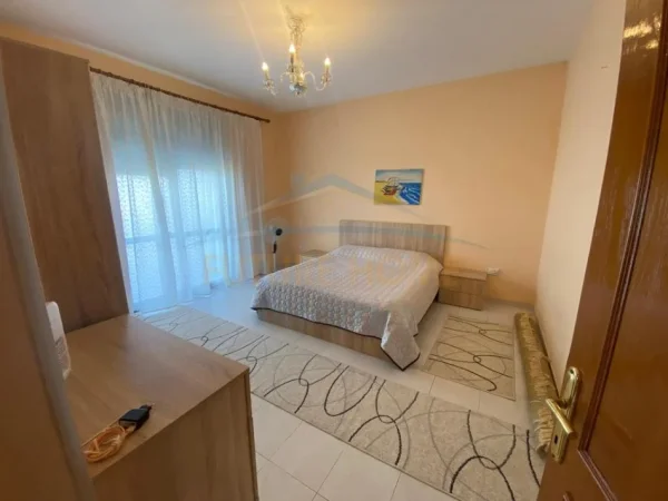 Tirane, shitet apartament 2+1+Ballkon Kati 5, 100 m² (Ali Demi, prane kryqezimit)