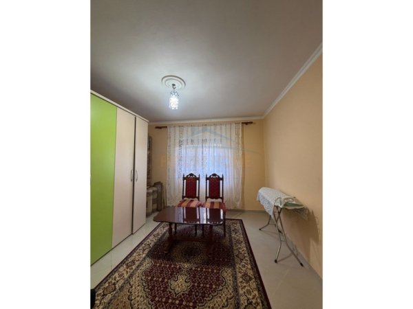 Tirane, jepet me qera apartament 3+1 Kati 1, 98 m² 550 € (Ish Parku,)