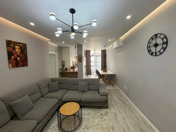 Tirane, shitet apartament 2+1 Kati 5, 110 m² (Astir)