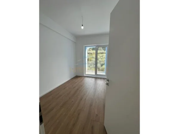 Tirane, shitet apartament 1+1 Kati 3, 83.000 € 