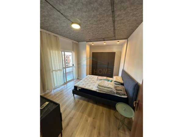 Tirane, shitet apartament 1+1+Ballkon Kati 5, 85 m² (Rruga e Barrikadave)