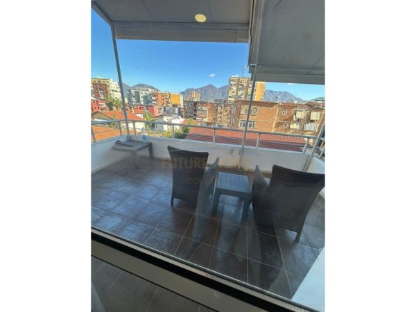 Tirane, shitet apartament 1+1+Ballkon Kati 5, 85 m² (Rruga e Barrikadave)