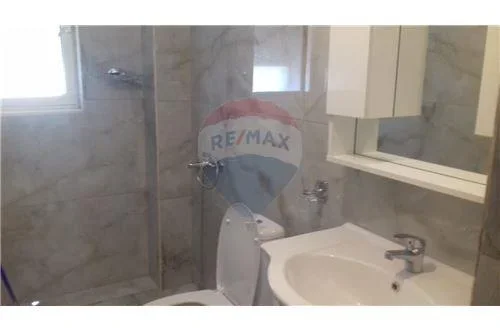 Tirane, jepet me qera apartament 2+1 Kati 2, 70 m² 600 € (Rruga e Durresit)