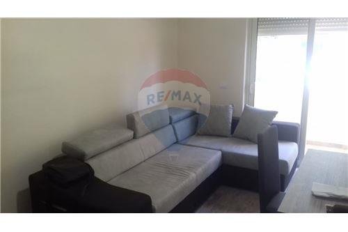 Tirane, jepet me qera apartament 2+1 Kati 2, 70 m² 600 € (Rruga e Durresit)