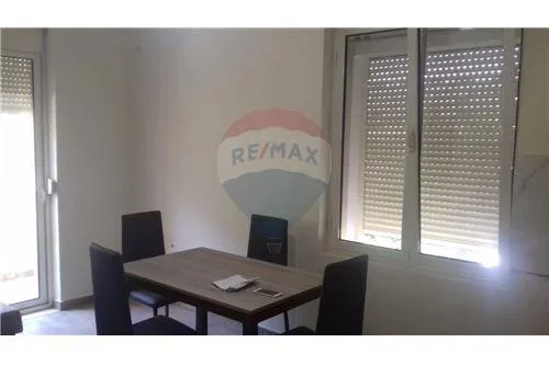 Tirane, jepet me qera apartament 2+1 Kati 2, 70 m² 600 € (Rruga e Durresit)