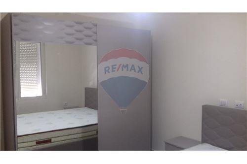 Tirane, jepet me qera apartament 2+1 Kati 2, 70 m² 600 € (Rruga e Durresit)