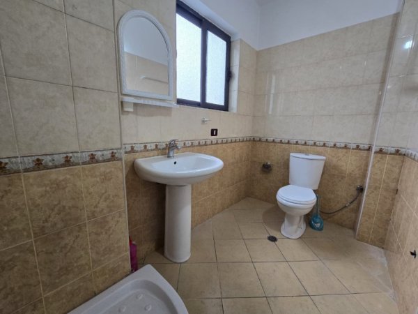 Tirane, jepet me qera apartament 2+1 Kati 5, 115 m² 515 € (Astir.)