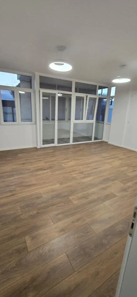 Tirane, shitet apartament 2+1 Kati 7, 93 m² 218.000 € (Prokuroria e Tiranes)