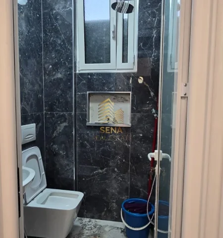 Tirane, shitet apartament 2+1+Ballkon Kati 7, 93 m² 218.000 € (Prokuroria e Tiranes)