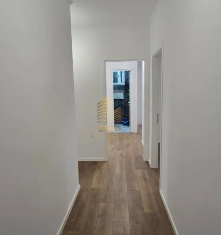 Tirane, shitet apartament 2+1+Ballkon Kati 7, 93 m² 218.000 € (Prokuroria e Tiranes)