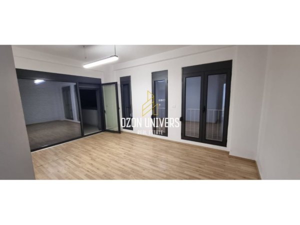 Tirane, jepet me qera apartament 2+1+Ballkon Kati 6, 157 m² 1.100 € (Rruga e Elbasanit, pranë Ambasades Amerikane Tirana, Albania)