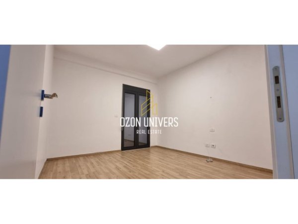 Tirane, jepet me qera apartament 2+1+Ballkon Kati 6, 157 m² 1.100 € (Rruga e Elbasanit, pranë Ambasades Amerikane Tirana, Albania)