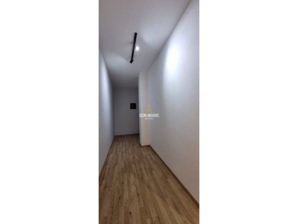 Tirane, jepet me qera apartament 2+1+Ballkon Kati 6, 157 m² 1.100 € (Rruga e Elbasanit, pranë Ambasades Amerikane Tirana, Albania)