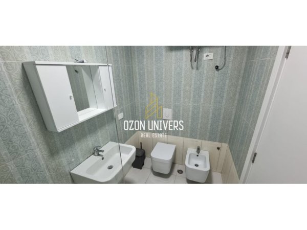 Tirane, jepet me qera apartament 2+1+Ballkon Kati 6, 157 m² 1.100 € (Rruga e Elbasanit, pranë Ambasades Amerikane Tirana, Albania)