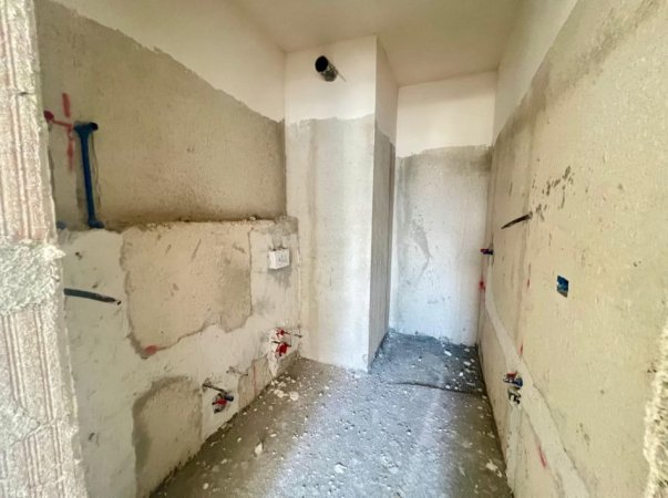 Tirane, shes apartament 2+1+Ballkon Kati 3, 104 m² 115.000 € (Univers City)