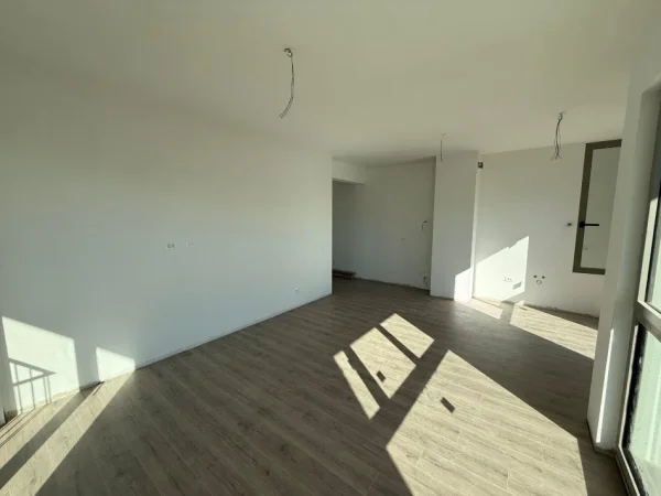 Tirane, shitet apartament 2+1 , 124 m² (Bulevardi i Ri)