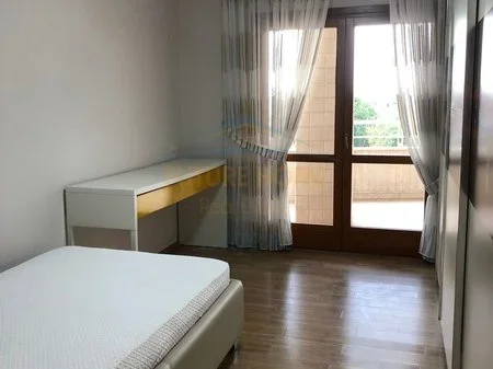 Tirane, jepet me qera apartament 3+1 Kati 6, 135 m² 1.500 € (Kopshti Zoologjik)