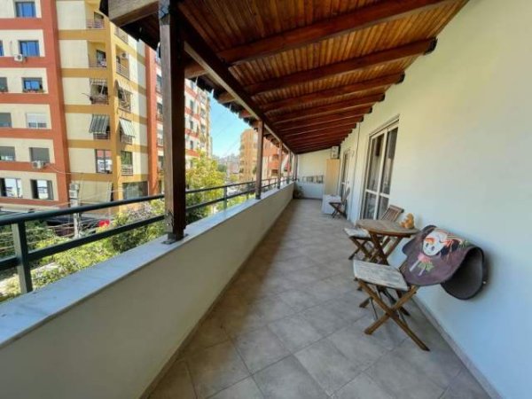 Tirane, jap me qera apartament 2+1+A+BLK Kati 2, 120 m² 650 Euro (Rruga e Bogdaneve)
