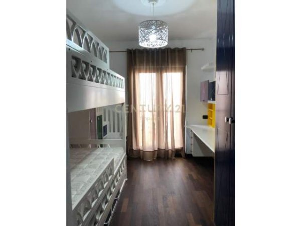 Tirane, jepet me qera apartament duplex 2+1+BLK Kati 9, 123 m² 1.100 Euro (Rruga Kajo Karafili Tirana, Albania)