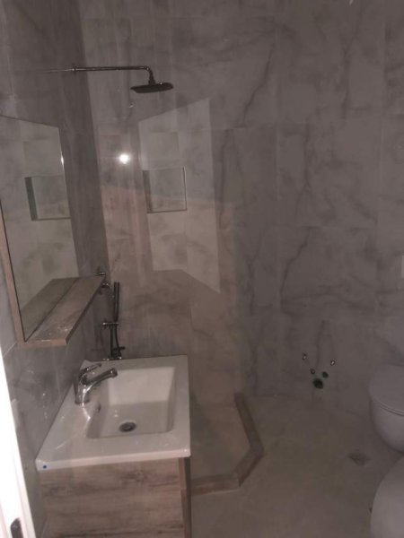 Tirane, shes garsonier 1+1 Kati 1, 56 m² 60.000 Euro (Rruga Siri Kodra)