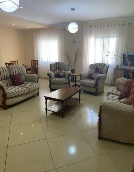 Tirane, jap me qera apartament 3+1 Kati 3