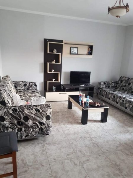 Tirane, Apartament 2+1 me qira prane ish Restorant Durresi