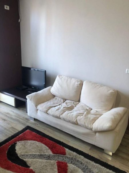 Tirane,Apartament 2+1 me qira prane Pazarit te ri
