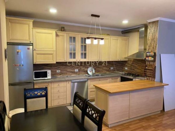 Tirane, jap me qera apartament 2+1+BLK Kati 6, 143 m² 450 Euro (Selvia)