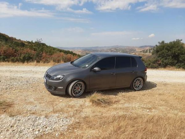 Tirane, shes makine Volkswagen GOLF 6 Viti 2013, 8500 Euro