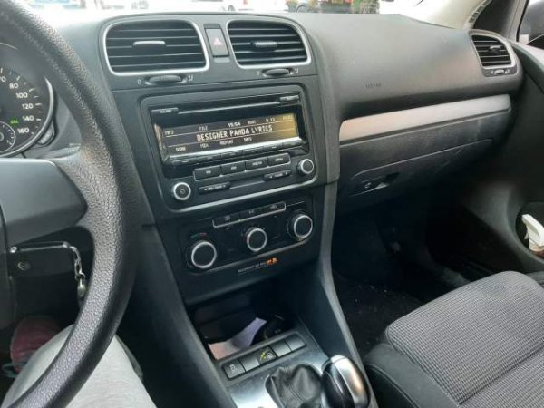 Tirane, shes makine Volkswagen GOLF 6 Viti 2013, 8500 Euro
