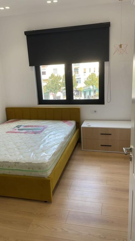 Tirane, Aparament 1+1 me qira prane Qendres