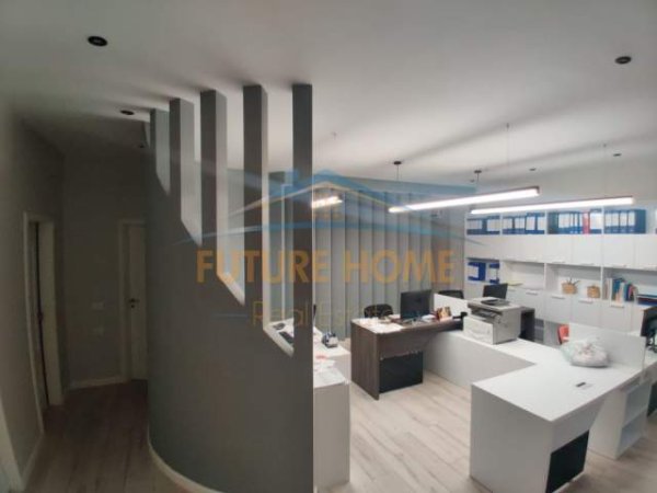 Tirane, jap me qera ambjent biznesi Kati 2, 130 m² 1.400 Euro (Blloku / OPP23011)