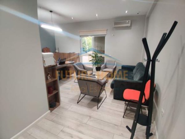 Tirane, jap me qera ambjent biznesi Kati 2, 130 m² 1.400 Euro (Bllok)