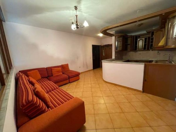 Tirane, jepet me qera garsonier 1+1 Kati 2, 47 m² 25.000 Leke