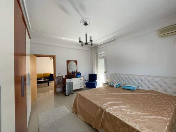 Tirane, jepet me qera apartament 2+1 Kati 4, 190 m² 650 Euro