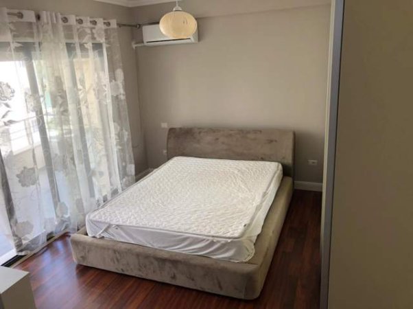 Tirane, Apartament 2+1+2 me qira Liqeni i Thate