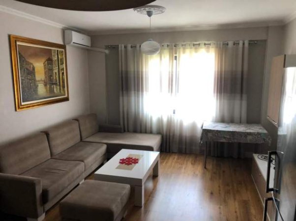 Tirane, Apartament 2+1+2 me qira Liqeni i Thate