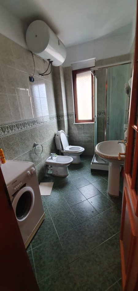 Tirane, jap me qera apartament 2+1+BLK Kati 5, 95 m² 450 Euro (BULEVARDI ZOGU I PARE)