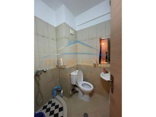 Tirane, shes apartament 1+1+BLK Kati 4, 74 m² 85.000 Euro (Rruga e Barrikadave)