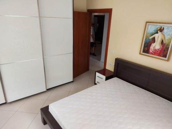 Tirane, jap me qera apartament 2+1+2 tualete+BLK Kati 2, 101 m² 400 Euro (Bill Klinton)