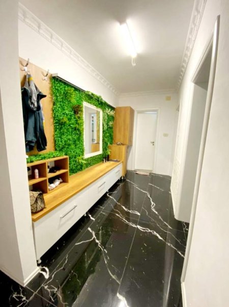 Tirane, jepet me qera apartament 1+1+A+BLK Kati 3, 80 m² 30.000 Leke (Rr. Ali Shefqeti)