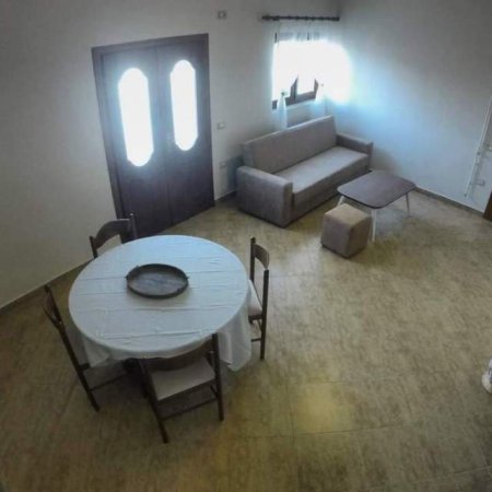 Tirane, jap me qera apartament Sauk 3+1