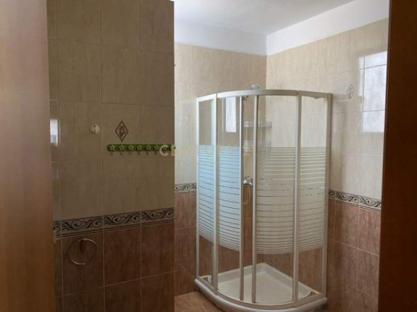 Tirane, jap me qera apartament 2+1+BLK Kati 6, 143 m² 450 Euro (Selvia)
