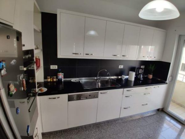 Tirane, jap me qera apartament 3+1+BLK Kati 1, 184 m² 1.600 Euro (Touch Of The Sun)